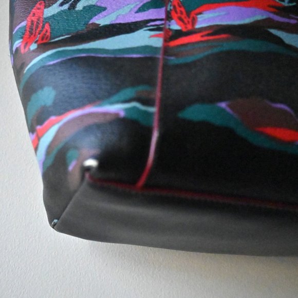 Authentic Coach Landscape Ava Tote Bag with Zipper - Picture 3 of 6